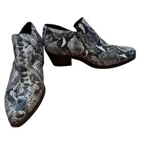 Intentionally Blank Black White Snakeskin Ankle Booties 10